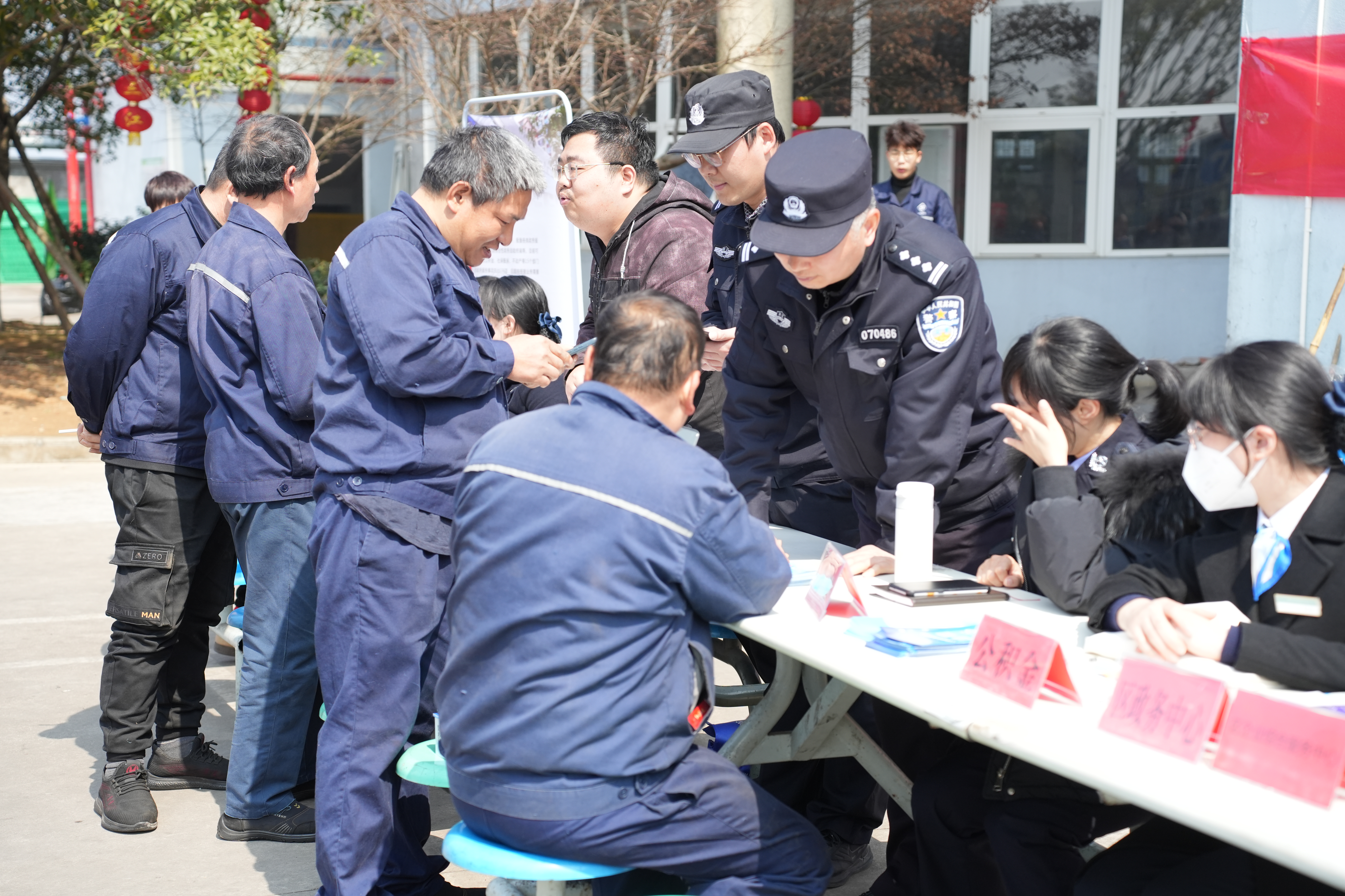一线送服务，政企同心圆